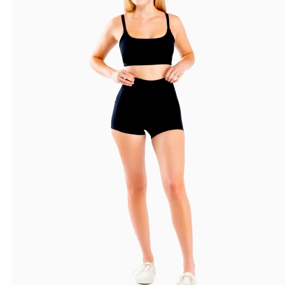 Namarie Liza shorts size Large: Sleek Black Athletic Shorts for Women
